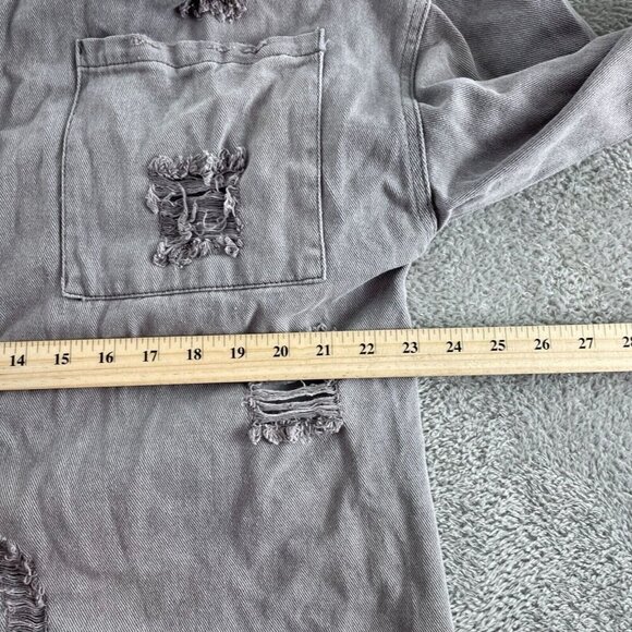 POL Distressed Gray Denim Button-Up Shirt With Frayed Hem By POL Size S 5869 - Picture 5 of 8
